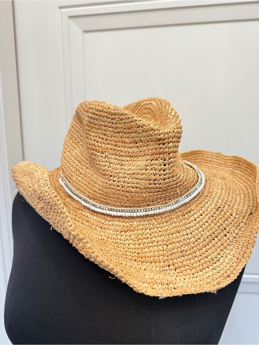 ALE BY ALESSANDRA STRAW BEACH HAT COWBOY BEADED ACCENT - Picture 2 of 6